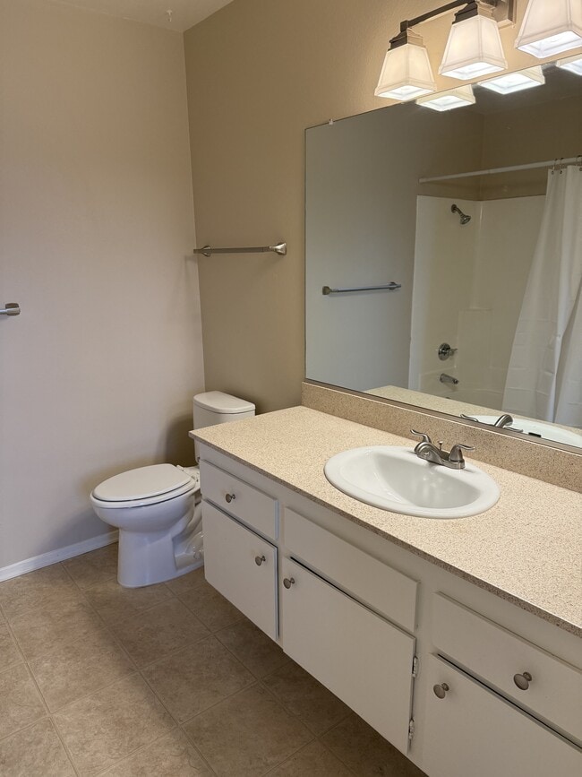 Building Photo - 183 Southampton Way