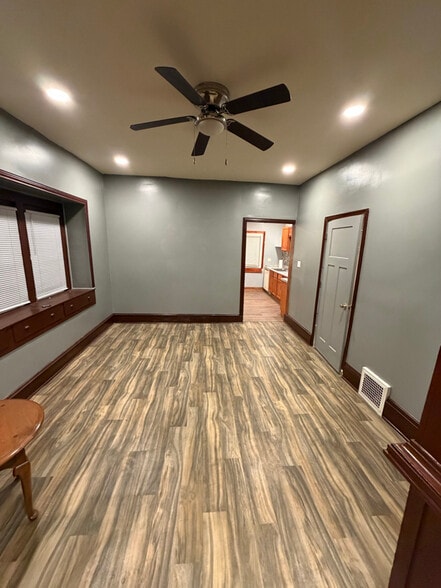 Building Photo - 126 Putnam St SW