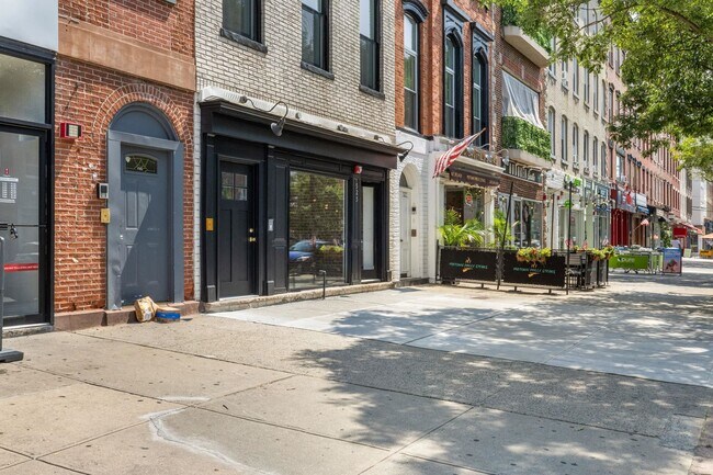 Building Photo - 525 Washington St