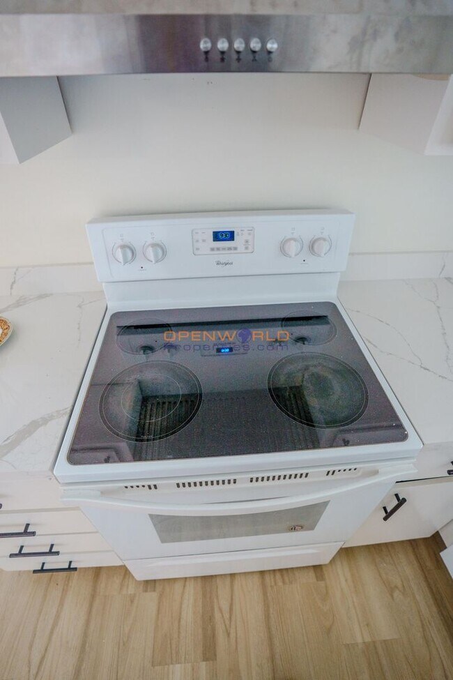 Building Photo - 414 Bancroft Ave