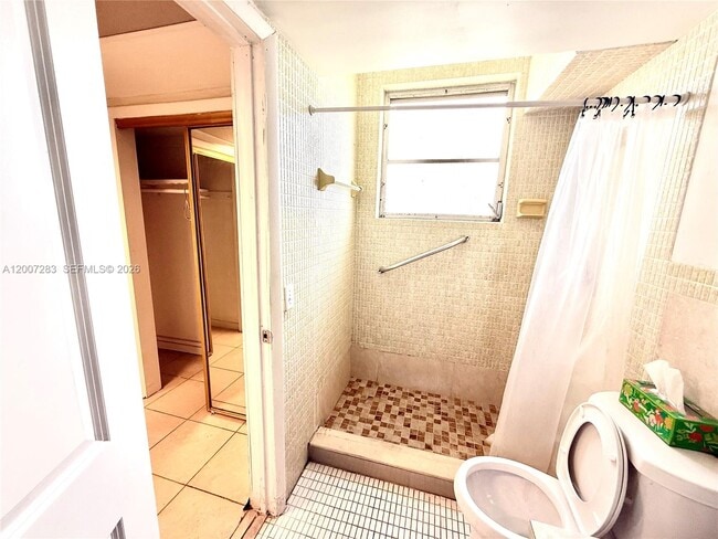 Building Photo - 1591 NE Miami Gardens Dr