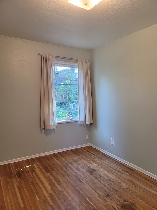 Building Photo - 1110 SE 113th Ave