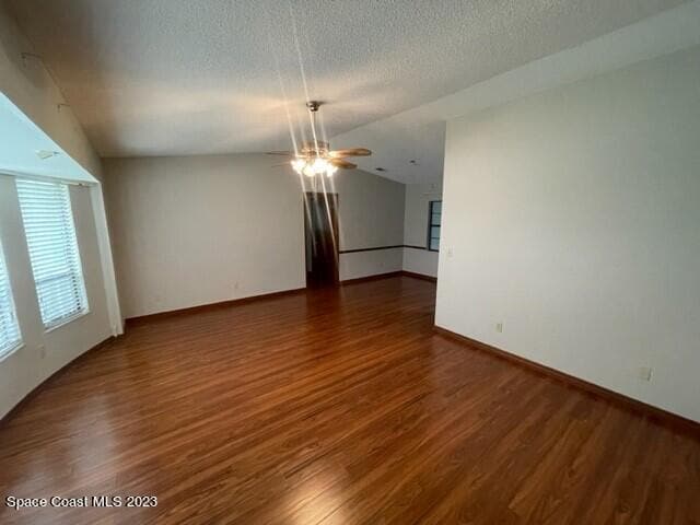 Building Photo - 356 Pipit St NE