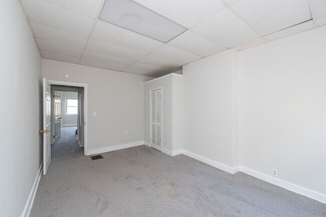 Building Photo - MT ADAMS - Stunning City/River View  from ...