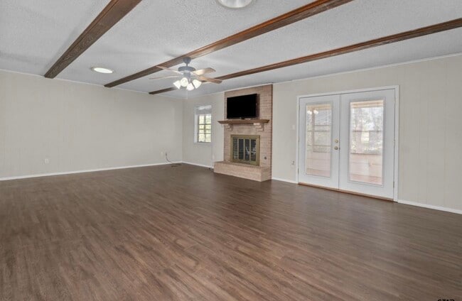 Building Photo - 2020 S Tipton Ave