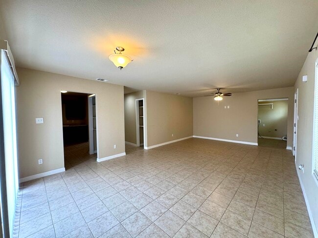 Building Photo - 203 Kennedy Dr