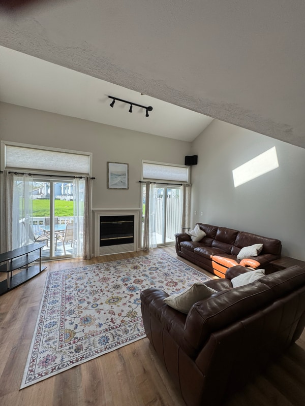 Building Photo - 73 Midlake Cir