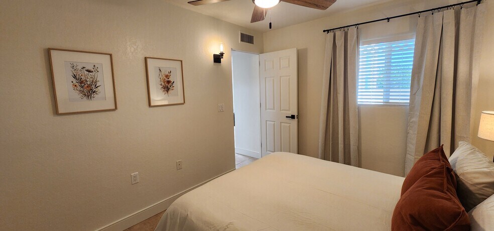 Building Photo - 432 W San Ignacio