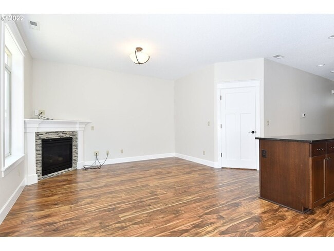 Building Photo - White Oak Village