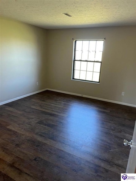 Building Photo - 1014A Windview Pl