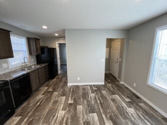 Building Photo - 10610 State Rte 762