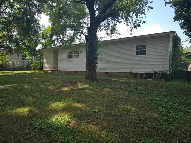 Building Photo - 2407 Medaris Rd NW