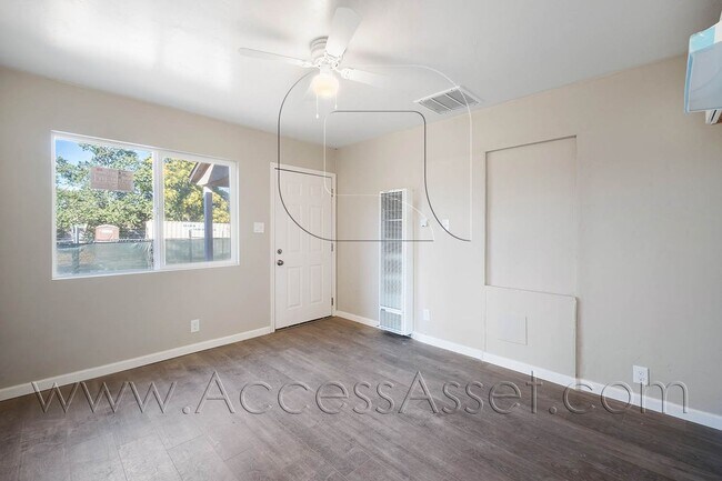 Building Photo - Charming Two Bedroom Home in Convenient Perris Location