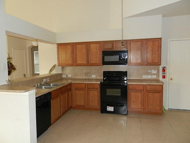 Building Photo - 4731 Montclair Hill Ln