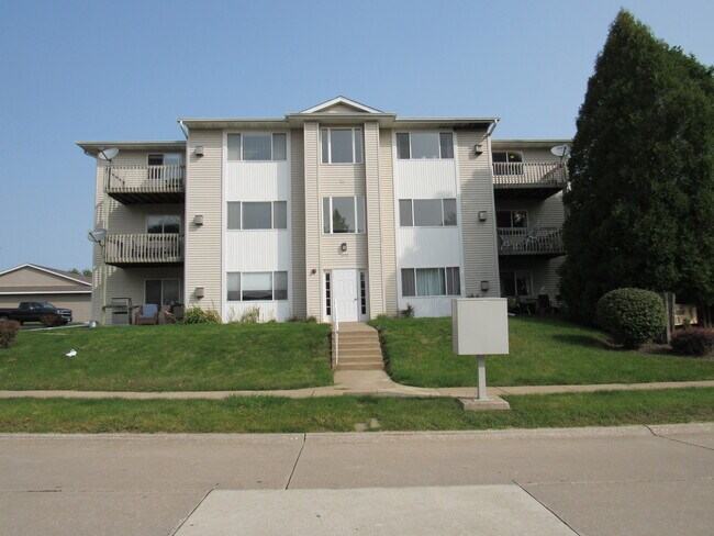 Primary Photo - 3470 Parkwild Dr