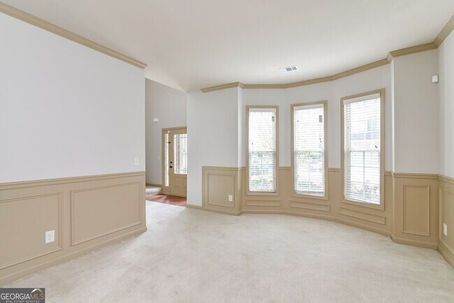Building Photo - 3096 Montauk Hill Dr NE