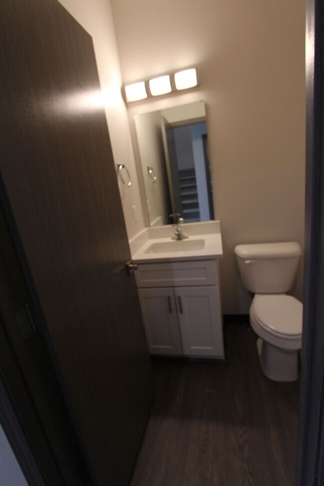 Building Photo - Modern design 3-bed, 2.5-bath duplex