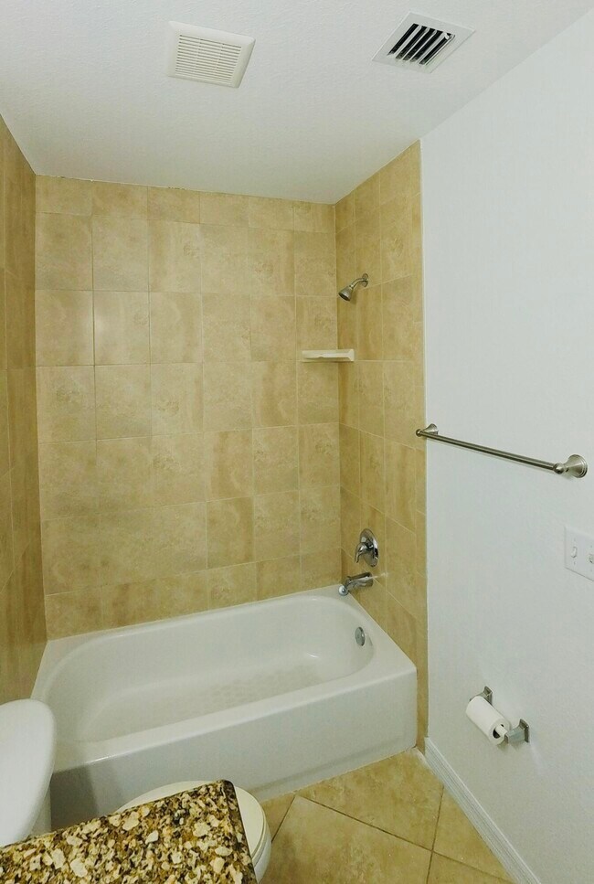 Building Photo - 1000 Palm Trail