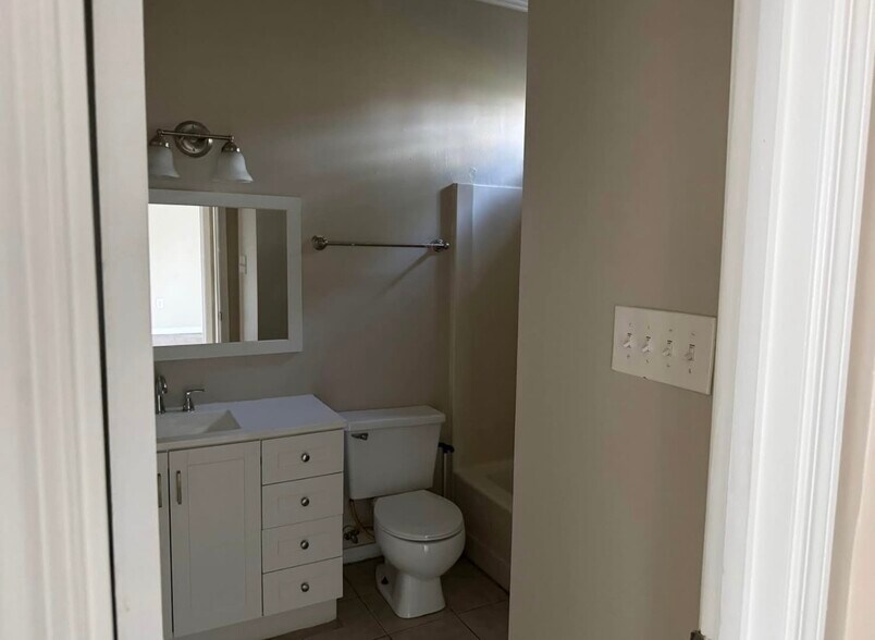 Building Photo - 8083 Bayou Fountain Ave