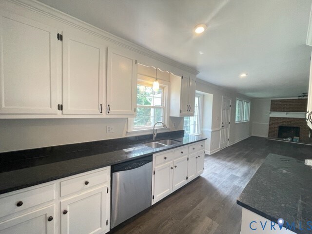 Building Photo - 9164 Avondale Dr