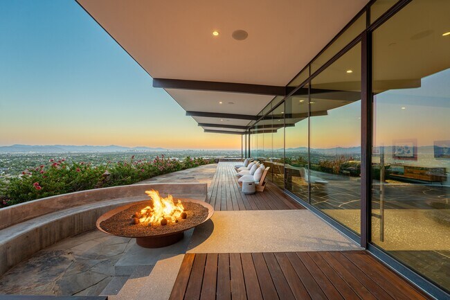 Building Photo - 4925 E Red Rock Dr