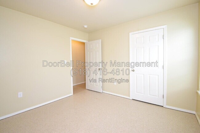 Building Photo - 6009 S Madison Pl