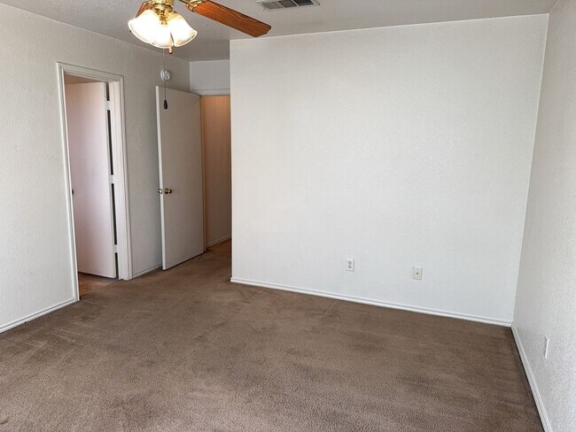 Building Photo - 5304 Lauren Lea Dr