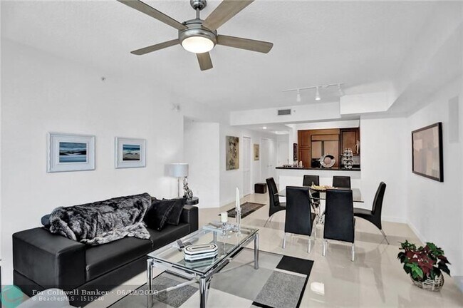 Building Photo - 111 SE 8th Ave