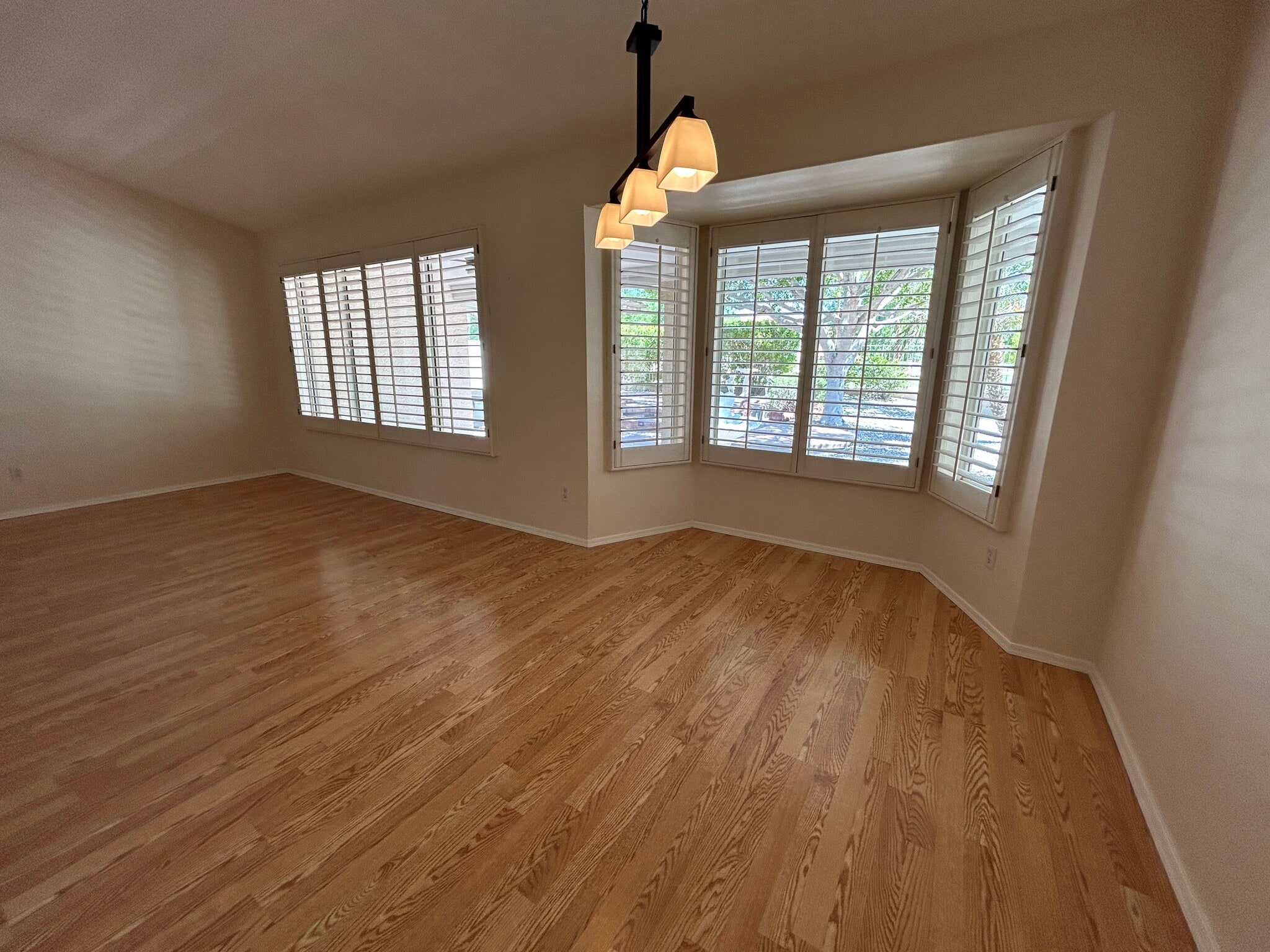 Building Photo - 7709 W Wahalla Ln