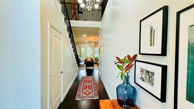 Building Photo - 27 Jonquil Pl