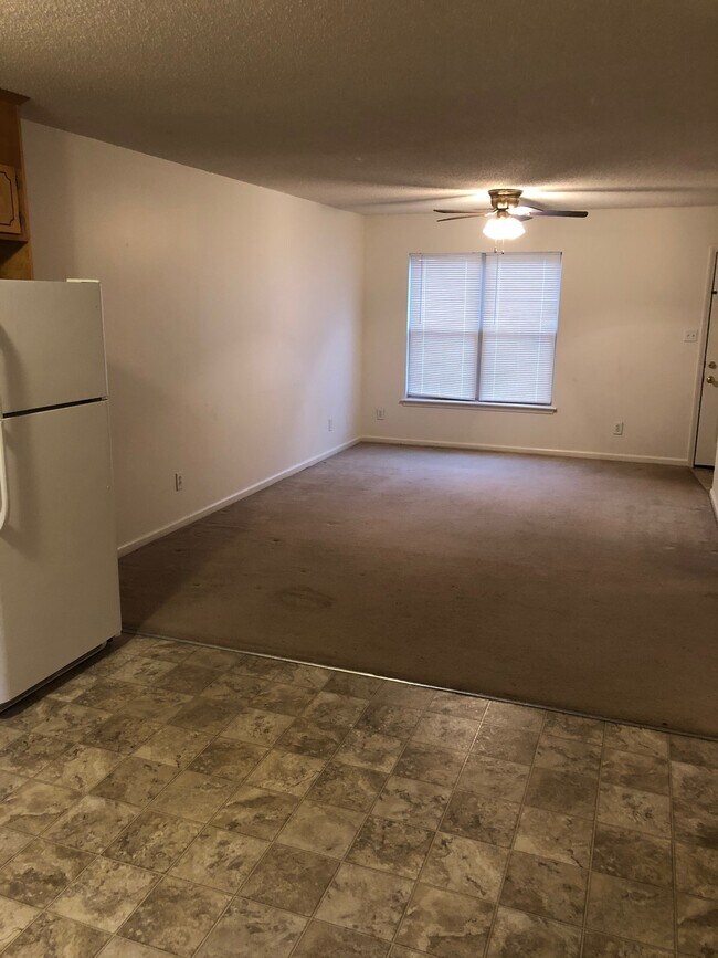 Building Photo - 2621 31st Avenue Ct NE