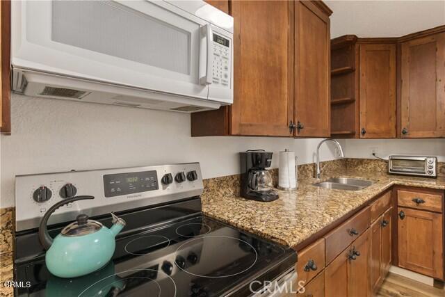 Building Photo - 2821 N Los Felices Rd