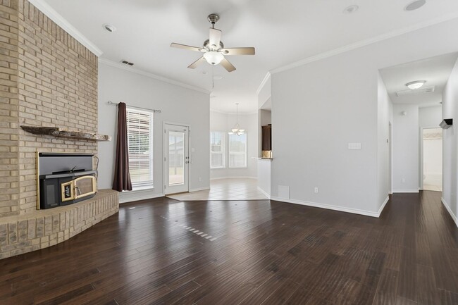 Building Photo - 7017 Springwater Ave