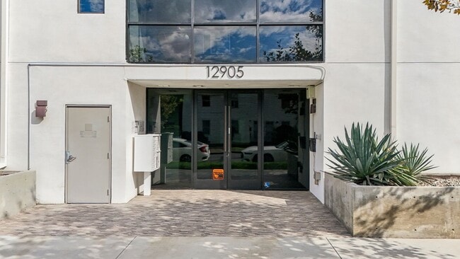 Building Photo - 12905 Landale Street