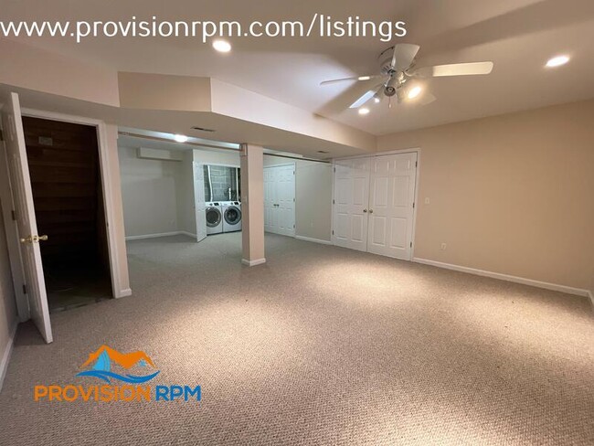 Building Photo - 394 Kiltie Ct