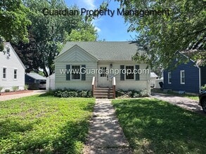 Building Photo - St Louis Park Single Family Home, Fenced Yard, Dishwasher, 1 Car Garage
