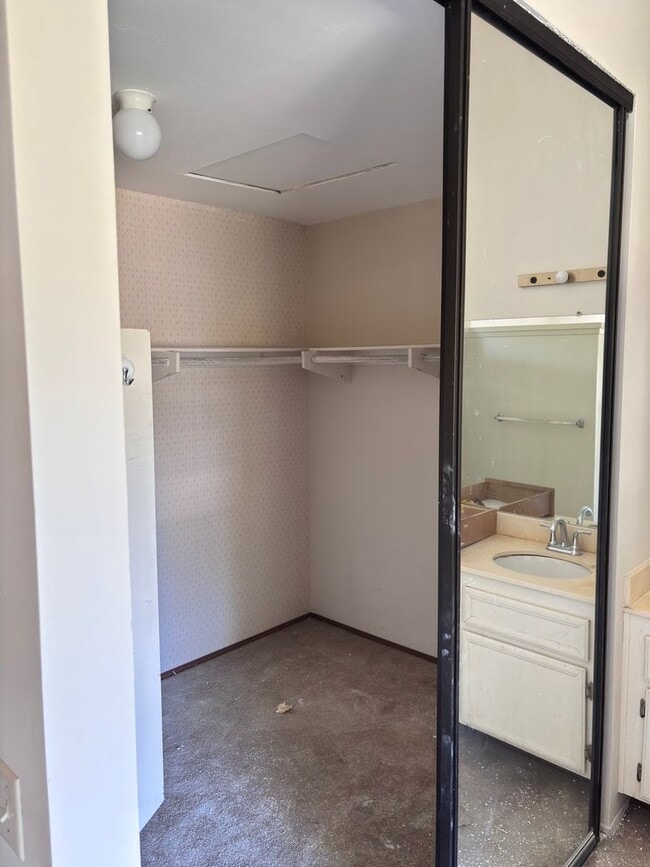 Building Photo - 3 bedrooms townhome in Chula Vista CA - Terranova Area