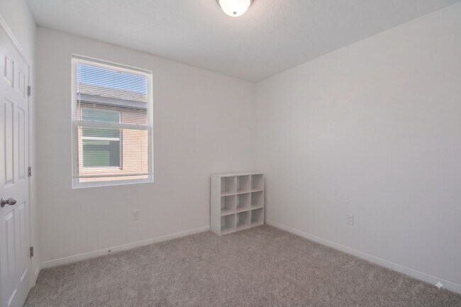 Building Photo - 3181 Viceroy Ct