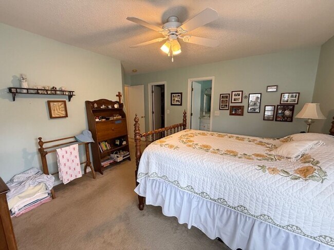 Building Photo - 3 Bedroom 2 Bath House in Shadowmoss - West Ashley