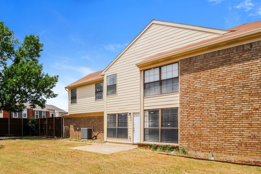 Building Photo - 414 Kirkwood Dr
