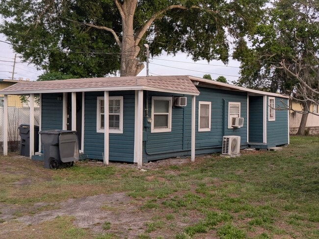 Building Photo - 2919 Winter Lake Rd