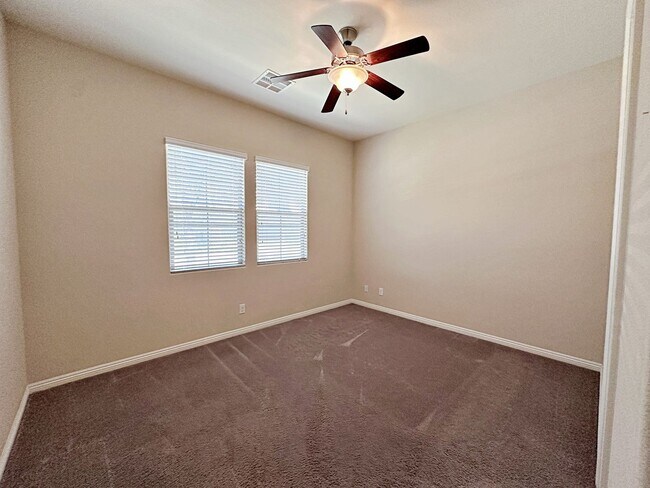 Building Photo - 71 Newton Ridge Way