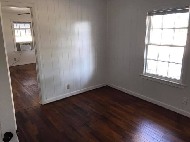 Building Photo - 2/2 on 9 acres horse property