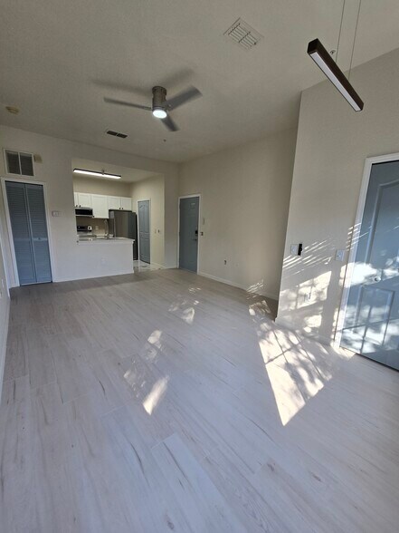 Building Photo - 6137 Metrowest Blvd