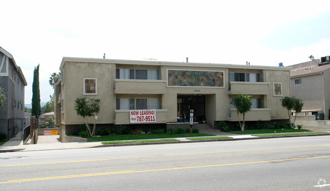 Primary Photo - The Renaissance At Sherman Oaks