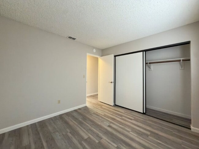 Building Photo - 204 Ashby Pl