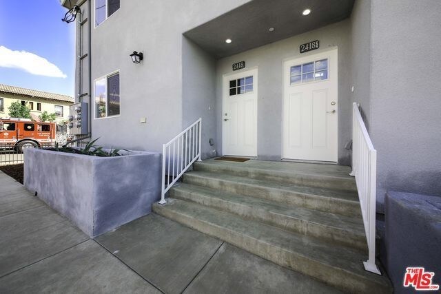 Building Photo - 2418 Folsom St