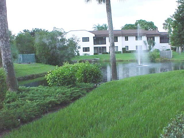 Building Photo - 802 Capri Isles Blvd