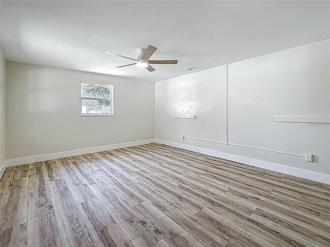 Building Photo - 1469 S Hillcrest Ave