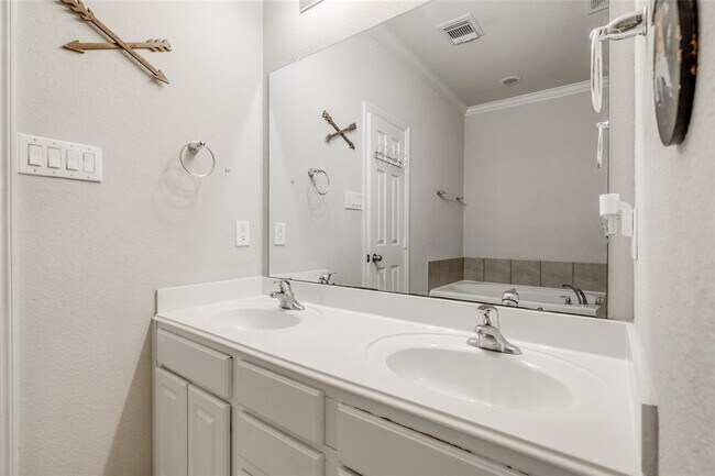 Building Photo - 1142 Glenwood Canyon Ln